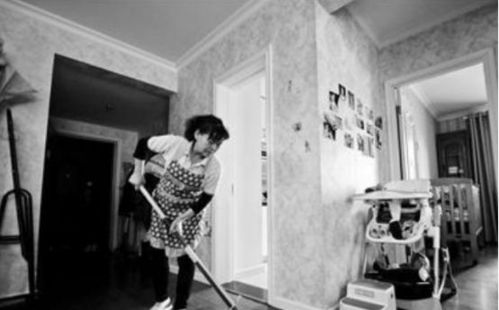 北京保姆月入過萬背后 光環(huán)與現實的交織