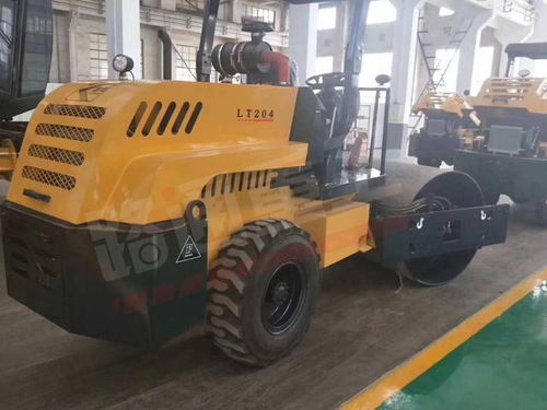 壓實狹窄工況，就用路通4噸壓路機